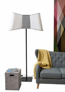 Plongez dans l'univers du design sophistiqué avec le Lampadaire Couture signé DESIGNHEURE, exclusif par MSP Design. Ce lampadaire, pensé avec un amour du détail, incarne l'audace fashion à travers l'inspiration d'un nœud papillon, offrant une esthétique visuelle unique pour votre maison. Conçu pour être polyvalent, il est parfait pour illuminer vos salons, chambres, ou bureaux, alliant l'élégance intemporelle à une fonctionnalité moderne. Sa qualité exceptionnelle se manifeste par ses matériaux haut de gamme et son design distinctif. Assurez-vous d'ajouter ce luminaire incontournable à votre collection. Explorez toute la magie du Lampadaire Couture à travers notre collection en ligne.